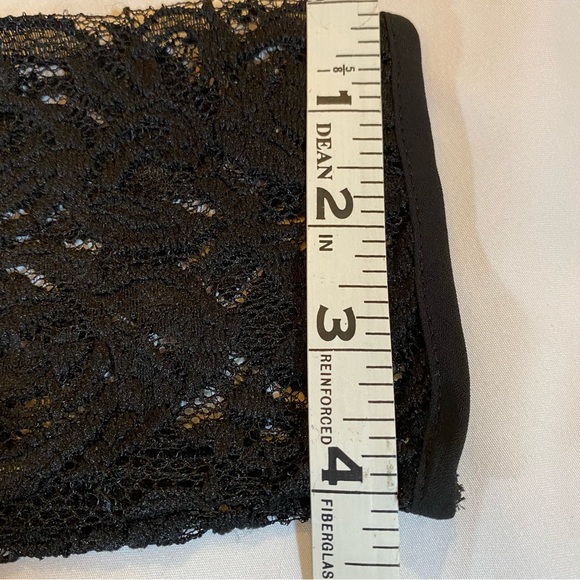 One Clothing Lace sleeve tunic top with keyhole neckline in back - Picture 6 of 9